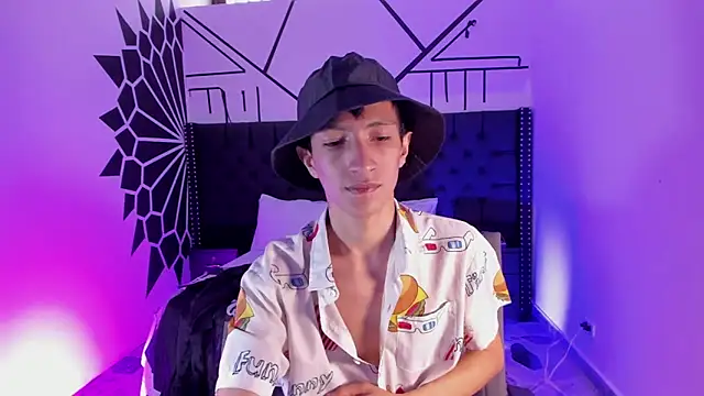 DereckCooperr online show from January 2025 09:11:02 PM