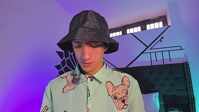 DereckCooperr online show from January 2025 08:04:01 PM