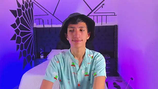 DereckCooperr online show from January 2025 08:04:01 PM