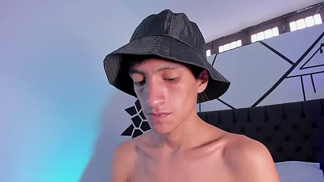 DereckCooperr online show from January 2025 08:21:01 PM