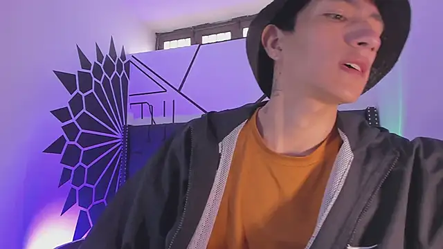 DereckCooperr online show from February 2025 09:25:01 PM