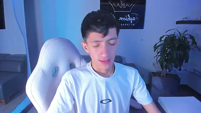 DereckCooperr online show from March 2025 03:57:02 AM