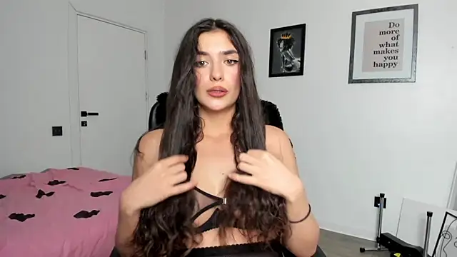 PortraitMarie online show from February 2025 06:02:01 PM