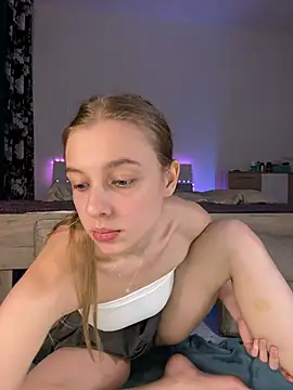 Snapshot of freiiaflower chatting on February 2025 07:10:02 PM freiiaflower online show from February 2025 07:10:02 PM