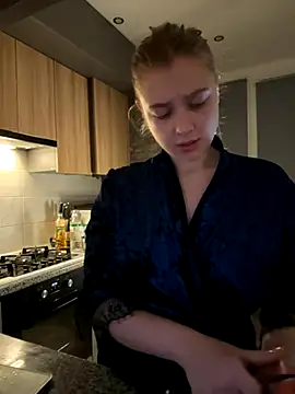 Snapshot of freiiaflower chatting on October 2025 09:52:01 PM freiiaflower online show from October 2025 09:52:01 PM