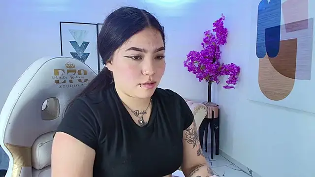 Snapshot of Isa_reel chatting on April 2026 07:38:02 PM Isa reel online show from April 2026 07:38:02 PM