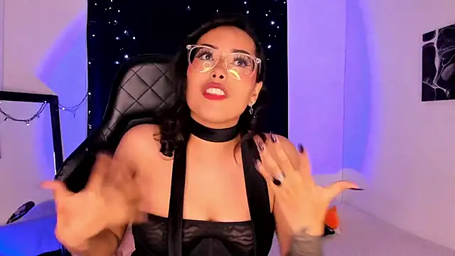 willow poisson online show from January 2025 08:28:01 PM