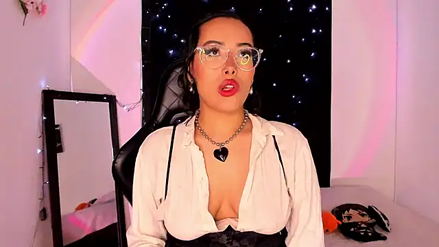 willow poisson online show from January 2025 05:04:02 PM