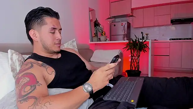 Chriskyle  online show from November 2025 12:49:01 PM