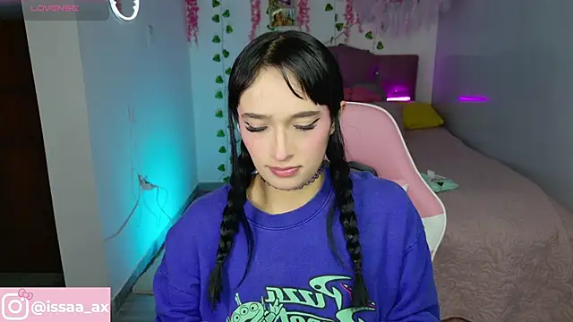 Snapshot of issagarcia chatting on October 2025 01:03:01 AM issagarcia online show from October 2025 01:03:01 AM