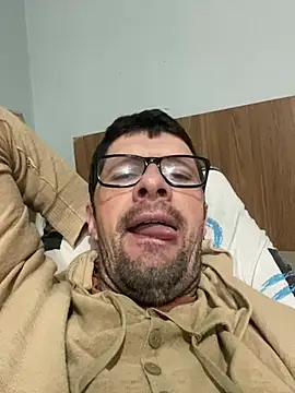 Juliano2289 online show from June 2026 06:20:01 PM