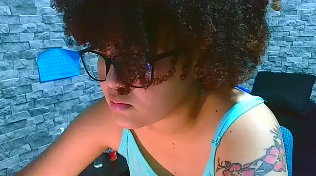 vanellope12 online show from December 2024 08:47:01 PM