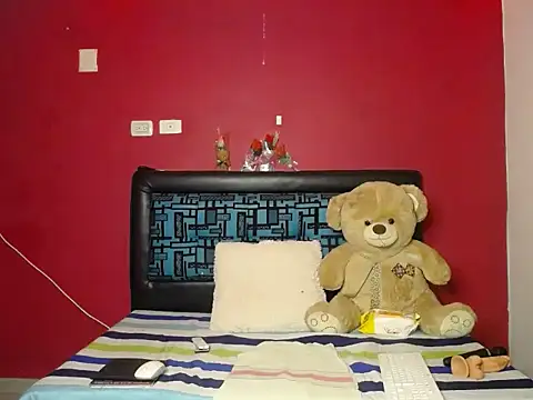 karolhot916 online show from February 2026 11:46:01 PM