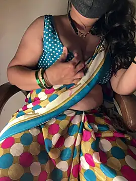 Snapshot of Love-priya chatting on July 2026 05:30:01 PM Love-priya online show from July 2026 05:30:01 PM
