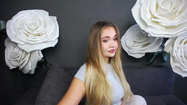 StacyYellig online show from September 2025 02:16:01 PM