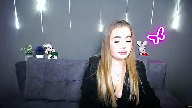 Snapshot of StacyYellig chatting on April 2026 08:33:02 PM StacyYellig online show from April 2026 08:33:02 PM