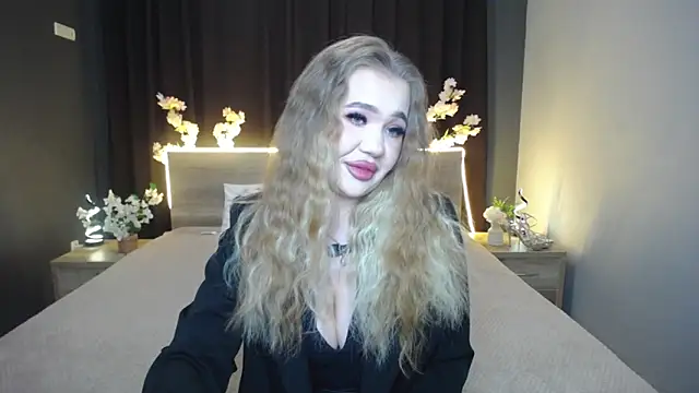 Snapshot of StacyYellig chatting on April 2026 09:01:01 PM StacyYellig online show from April 2026 09:01:01 PM