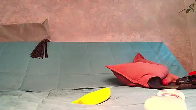 LonelyFlower online show from January 2025 07:27:02 AM