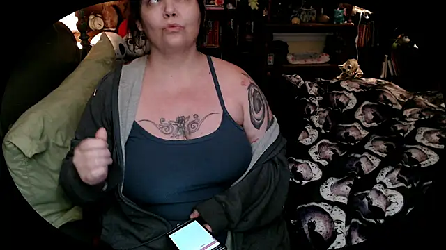 Snapshot of LeluLuvsYou chatting on February 2025 02:36:02 AM LeluLuvsYou online show from February 2025 02:36:02 AM