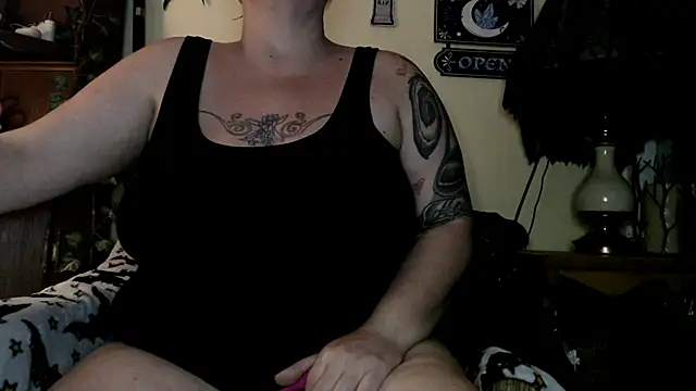 Snapshot of LeluLuvsYou chatting on March 2025 03:02:02 AM LeluLuvsYou online show from March 2025 03:02:02 AM