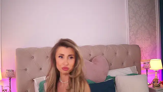 EnjoyableEmma online show from January 2025 10:40:01 AM