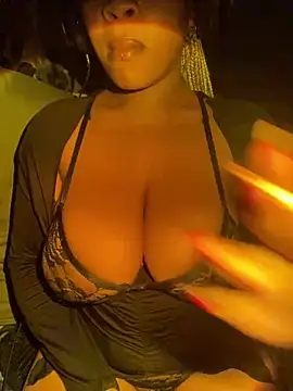 YellowHoneyDip online show from December 2024 05:32:01 PM