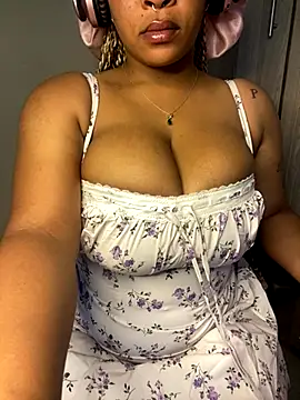 YellowHoneyDip online show from November 2025 06:45:02 AM