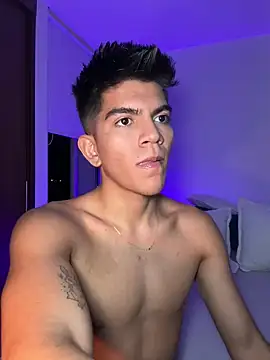 santiago 01 online show from December 2024 11:14:01 PM