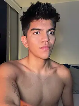 santiago 01 online show from December 2024 11:07:02 PM