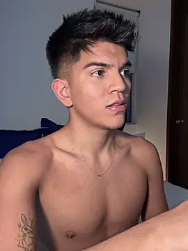 santiago 01 online show from January 2025 04:02:01 AM