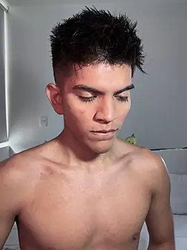 santiago 01 online show from March 2025 02:10:02 PM