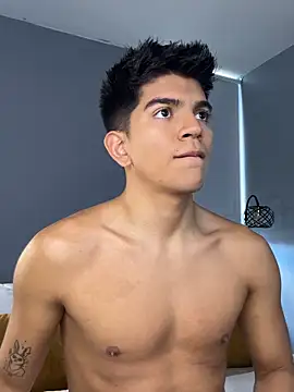 santiago 01 online show from October 2025 06:28:01 PM