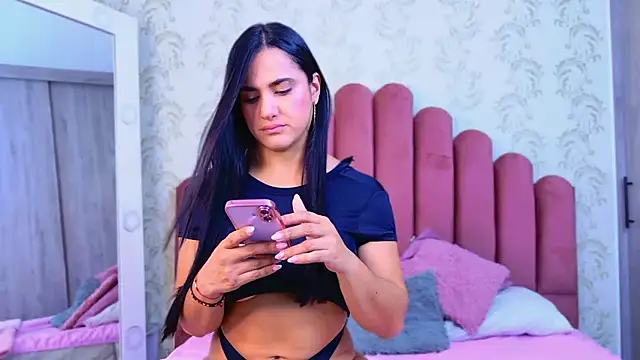 Bella Fior online show from November 2025 12:02:01 AM