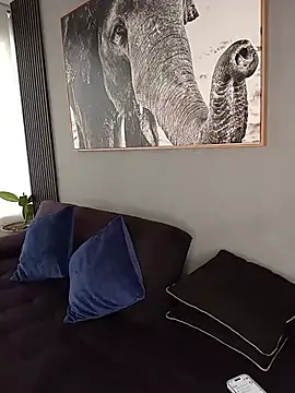 Snapshot of Bella_Fior chatting on August 2026 10:19:01 PM Bella Fior online show from August 2026 10:19:01 PM