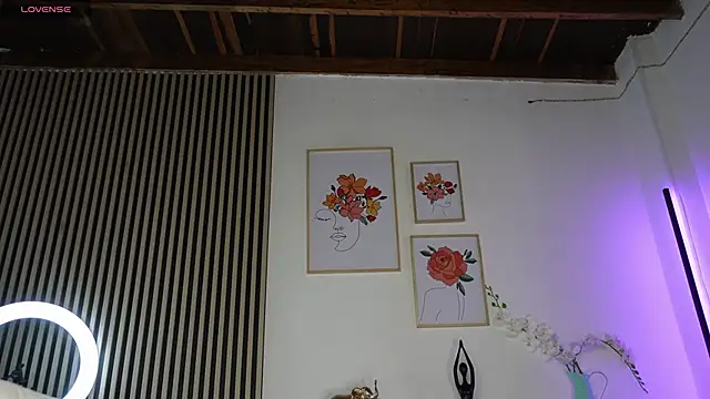 LillyDolls23 online show from September 2025 12:48:01 PM