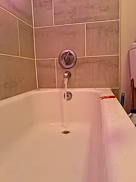 chillmfrs online show from October 2025 03:51:02 AM