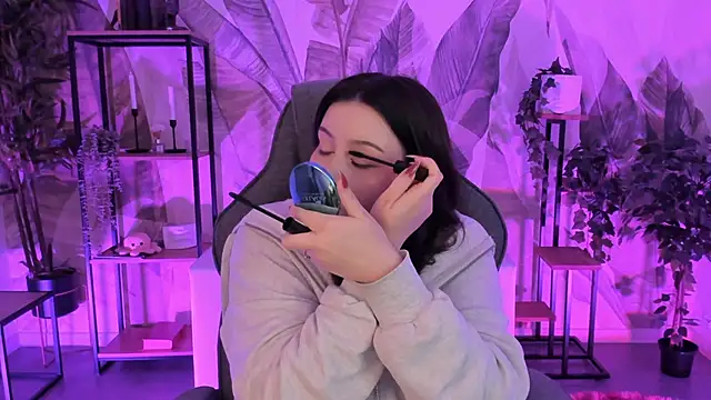 CoralineKeyns online show from September 2025 05:20:01 AM