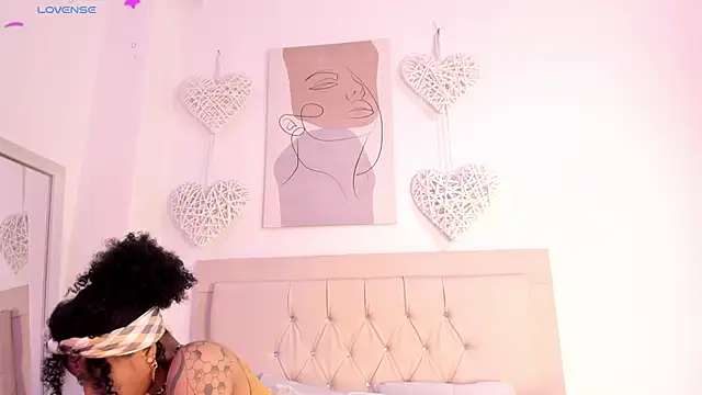 daiana curly online show from February 2025 02:37:01 PM