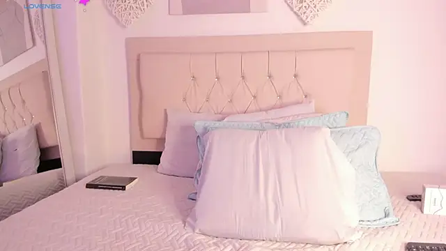 daiana curly online show from March 2025 05:49:01 PM