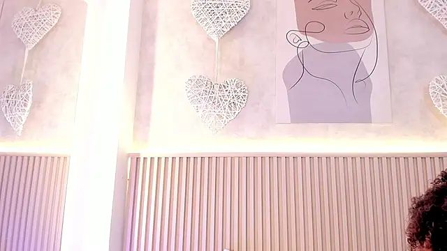 daiana curly online show from September 2025 07:04:02 PM