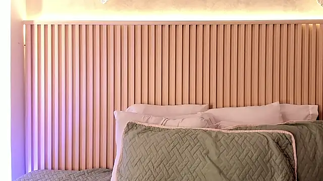 daiana curly online show from October 2025 08:18:02 PM