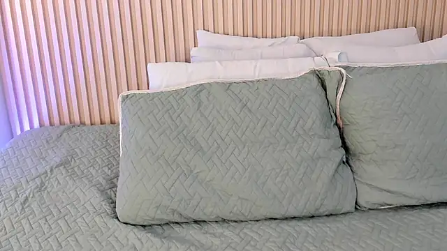 daiana curly online show from October 2025 08:20:01 PM