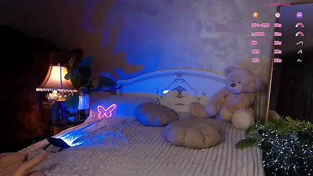 JulieHeets online show from January 2025 10:41:02 AM