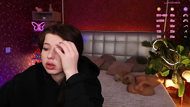 JulieHeets online show from January 2025 08:44:02 AM