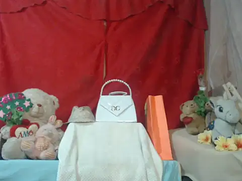 hottieperla online show from October 2025 06:19:02 PM