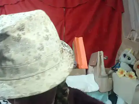 hottieperla online show from November 2025 06:29:01 PM