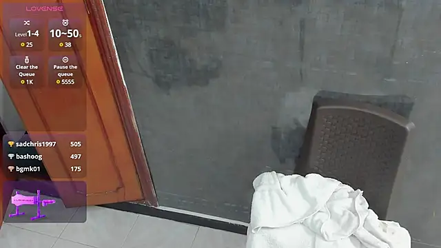 Snapshot of sweetyblowjob1 chatting on December 2024 05:44:02 PM sweetyblowjob1 online show from December 2024 05:44:02 PM