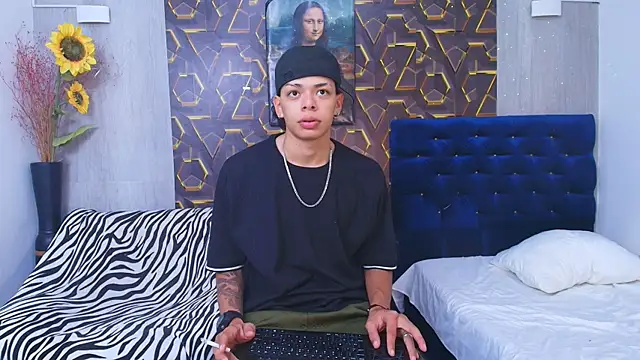Snapshot of Harry_jhonsson chatting on May 2026 10:52:02 PM Harry jhonsson online show from May 2026 10:52:02 PM