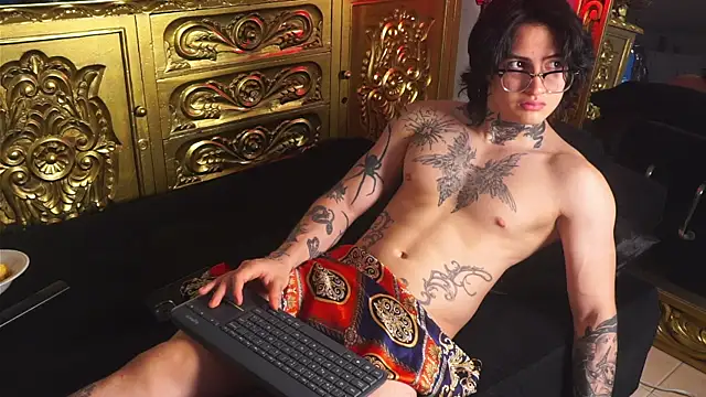 dantecoppolaa  online show from December 2024 04:24:02 PM