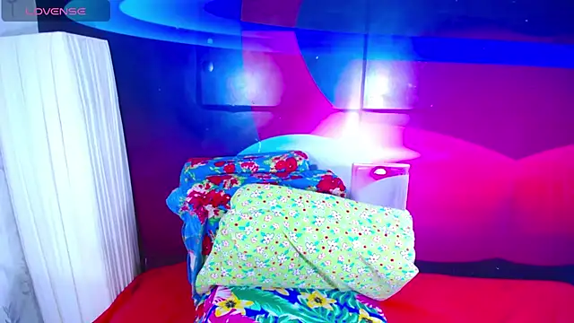 Cristalxxts online show from October 2025 06:30:02 PM